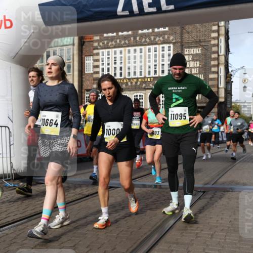 05.10.2025 - 20. swb-Marathon Bremen Yannick Fuchs http://msf.ph/oto/9258638 05.10.2025 10:56:16 Ziel 9541, 9811, 9950, 9968, 10006, 10009, 10394, 10641, 10664, 10675, 10959, 10989, 11095, 11366, 11620, 11626, 11630, 11693 meine-sportfotos.de