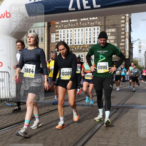 05.10.2025 - 20. swb-Marathon Bremen Yannick Fuchs http://msf.ph/oto/9258647 05.10.2025 10:56:16 Ziel 9541, 9811, 9950, 9968, 10006, 10009, 10394, 10641, 10664, 10675, 10959, 10989, 11095, 11366, 11620, 11626, 11630, 11693 meine-sportfotos.de