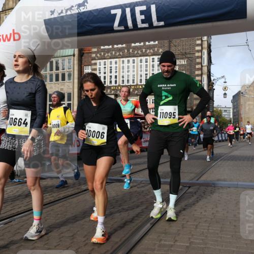 05.10.2025 - 20. swb-Marathon Bremen Yannick Fuchs http://msf.ph/oto/9258673 05.10.2025 10:56:16 Ziel 9541, 9811, 9950, 9968, 10006, 10009, 10394, 10641, 10664, 10675, 10959, 10989, 11095, 11366, 11620, 11626, 11630, 11693 meine-sportfotos.de