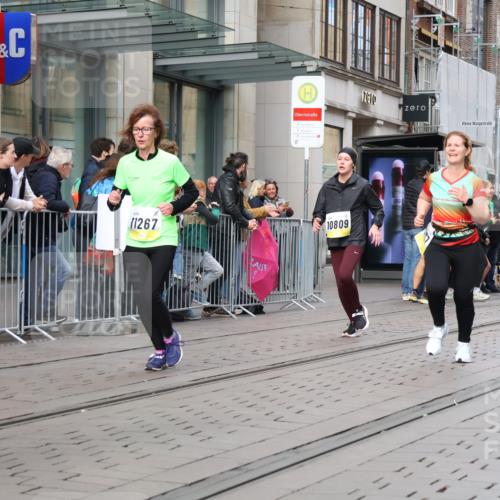05.10.2025 - 20. swb-Marathon Bremen Strokosch-Dieckow http://msf.ph/oto/9258685 05.10.2025 10:59:14 Ziel 9473, 9609, 9635, 9737, 9991, 10209, 10391, 10420, 10760, 10809, 11251, 11267, 11456, 11657, 11720, 11728, 9473, 9609, 9635, 9737, 9991, 10209, 10391, 10420, 10760, 10809, 11251, 11267, 11456, 11657, 11720, 11728 meine-sportfotos.de