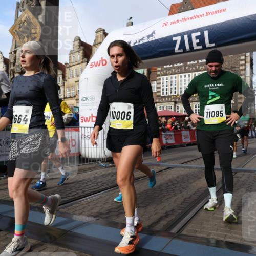 05.10.2025 - 20. swb-Marathon Bremen Yannick Fuchs http://msf.ph/oto/9258745 05.10.2025 10:56:17 Ziel 9541, 9811, 9855, 9968, 10006, 10009, 10394, 10641, 10664, 10675, 10989, 11095, 11366, 11620, 11626, 11630, 11693 meine-sportfotos.de
