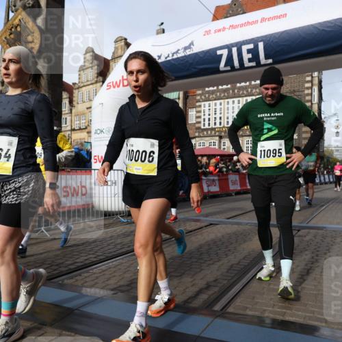 05.10.2025 - 20. swb-Marathon Bremen Yannick Fuchs http://msf.ph/oto/9258752 05.10.2025 10:56:17 Ziel 9541, 9811, 9855, 9968, 10006, 10009, 10394, 10641, 10664, 10675, 10989, 11095, 11366, 11620, 11626, 11630, 11693 meine-sportfotos.de
