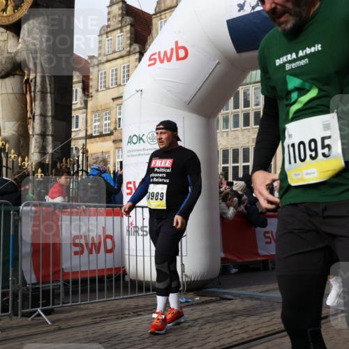 05.10.2025 - 20. swb-Marathon Bremen Yannick Fuchs http://msf.ph/oto/9258786 05.10.2025 10:56:18 Ziel 9541, 9811, 9855, 9968, 10006, 10009, 10664, 10989, 11095, 11366, 11620, 11630, 11693, 11741 meine-sportfotos.de
