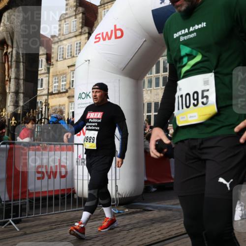 05.10.2025 - 20. swb-Marathon Bremen Yannick Fuchs http://msf.ph/oto/9258800 05.10.2025 10:56:19 Ziel 9258, 9811, 9855, 9968, 10006, 10009, 10664, 10989, 10992, 11095, 11364, 11366, 11620, 11630, 11693, 11741 meine-sportfotos.de