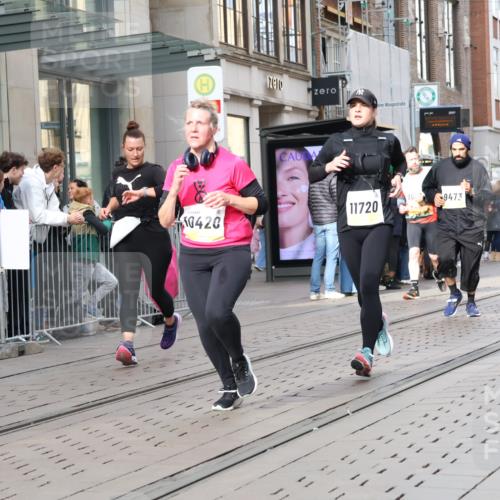 05.10.2025 - 20. swb-Marathon Bremen Strokosch-Dieckow http://msf.ph/oto/9258875 05.10.2025 10:59:25 Ziel 9378, 9473, 9609, 9612, 9673, 9991, 10209, 10420, 10760, 11251, 11267, 11444, 11456, 11582, 11644, 11720, 9378, 9473, 9609, 9612, 9673, 9991, 10209, 10420, 10760, 11251, 11267, 11444, 11456, 11582, 11644, 11720 meine-sportfotos.de