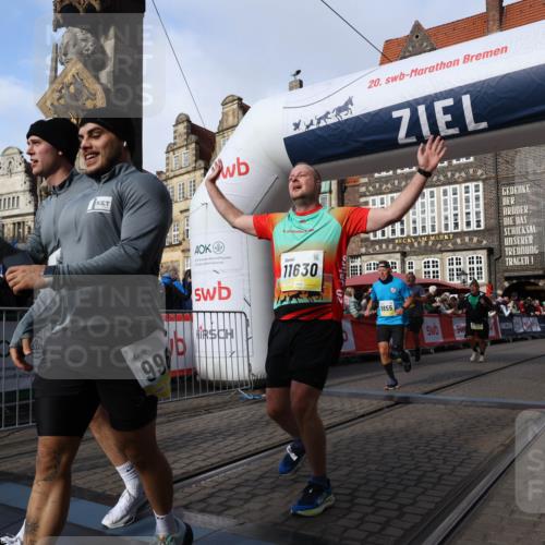05.10.2025 - 20. swb-Marathon Bremen Yannick Fuchs http://msf.ph/oto/9258961 05.10.2025 10:56:20 Ziel 9258, 9811, 9855, 9968, 10006, 10009, 10664, 10989, 10992, 11095, 11364, 11366, 11620, 11630, 11693, 11741 meine-sportfotos.de