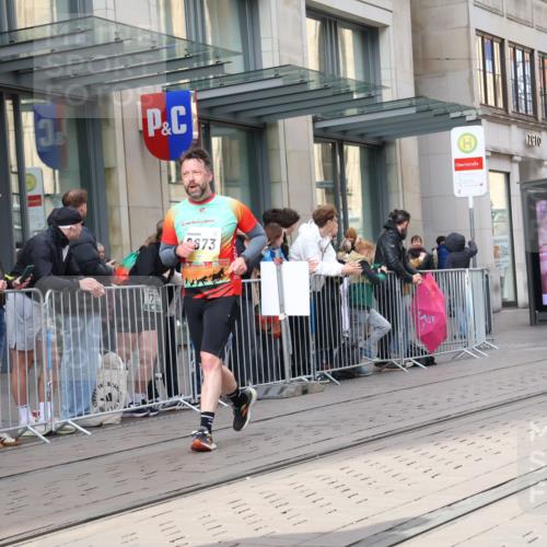 05.10.2025 - 20. swb-Marathon Bremen Strokosch-Dieckow http://msf.ph/oto/9259020 05.10.2025 10:59:29 Ziel 9005, 9378, 9381, 9473, 9612, 9673, 9991, 10209, 10290, 10291, 10311, 10420, 10760, 11267, 11444, 11456, 11582, 11639, 11644, 11720, 9005, 9378, 9381, 9473, 9612, 9673, 9991, 10209, 10290, 10291, 10311, 10420, 10760, 11267, 11444, 11456, 11582, 11639, 11644, 11720 meine-sportfotos.de