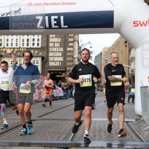 05.10.2025 - 20. swb-Marathon Bremen Yannick Fuchs http://msf.ph/oto/9259047 05.10.2025 10:47:46 Ziel 9339, 9377, 9924, 10073, 10676, 10850, 10875, 10947, 11330, 11409, 11708 meine-sportfotos.de
