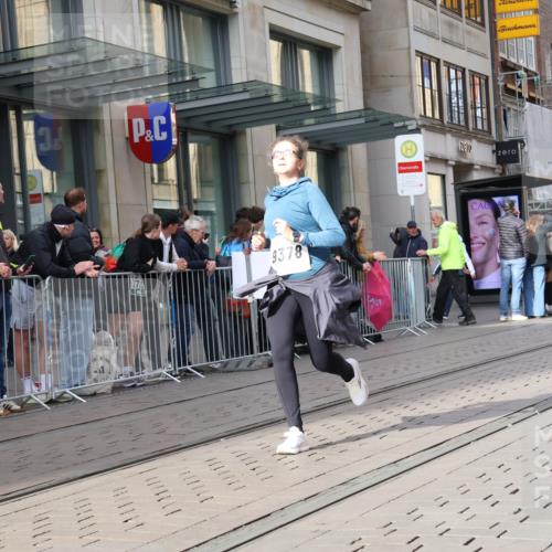 05.10.2025 - 20. swb-Marathon Bremen Strokosch-Dieckow http://msf.ph/oto/9259060 05.10.2025 10:59:31 Ziel 9005, 9378, 9381, 9473, 9604, 9612, 9673, 10290, 10291, 10311, 10420, 11266, 11444, 11582, 11639, 11644, 11720, 9005, 9378, 9381, 9473, 9604, 9612, 9673, 10290, 10291, 10311, 10420, 11266, 11444, 11582, 11639, 11644, 11720 meine-sportfotos.de
