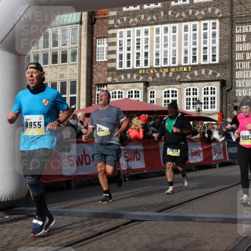 05.10.2025 - 20. swb-Marathon Bremen Yannick Fuchs http://msf.ph/oto/9259072 05.10.2025 10:56:21 Ziel 9258, 9811, 9855, 9968, 10006, 10009, 10989, 10992, 11095, 11364, 11366, 11554, 11620, 11630, 11693, 11741 meine-sportfotos.de