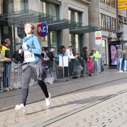 05.10.2025 - 20. swb-Marathon Bremen Strokosch-Dieckow http://msf.ph/oto/9259084 05.10.2025 10:59:31 Ziel 9005, 9378, 9381, 9473, 9604, 9612, 9673, 10290, 10291, 10311, 10420, 11266, 11444, 11582, 11639, 11644, 11720, 9005, 9378, 9381, 9473, 9604, 9612, 9673, 10290, 10291, 10311, 10420, 11266, 11444, 11582, 11639, 11644, 11720 meine-sportfotos.de