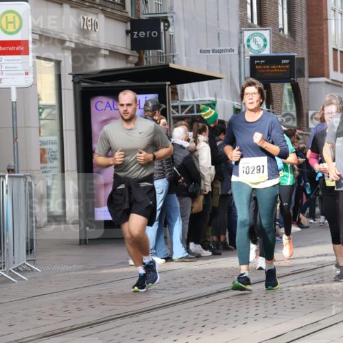 05.10.2025 - 20. swb-Marathon Bremen Strokosch-Dieckow http://msf.ph/oto/9259116 05.10.2025 10:59:36 Ziel 7621, 9005, 9378, 9381, 9473, 9603, 9604, 9611, 9612, 9666, 9673, 10138, 10290, 10291, 10311, 10489, 10572, 11026, 11125, 11266, 11444, 11582, 11600, 11639, 11644, 11720, 7621, 9005, 9378, 9381, 9473, 9603, 9604, 9611, 9612, 9666, 9673, 10138, 10290, 10291, 10311, 10489, 10572, 11026, 11125, 11266, 11444, 11582, 11600, 11639, 11644, 11720 meine-sportfotos.de