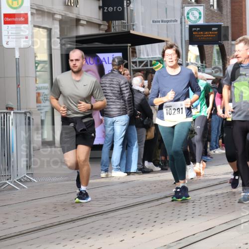 05.10.2025 - 20. swb-Marathon Bremen Strokosch-Dieckow http://msf.ph/oto/9259125 05.10.2025 10:59:36 Ziel 7621, 9005, 9378, 9381, 9473, 9603, 9604, 9611, 9612, 9666, 9673, 10138, 10290, 10291, 10311, 10489, 10572, 11026, 11125, 11266, 11444, 11582, 11600, 11639, 11644, 11720, 7621, 9005, 9378, 9381, 9473, 9603, 9604, 9611, 9612, 9666, 9673, 10138, 10290, 10291, 10311, 10489, 10572, 11026, 11125, 11266, 11444, 11582, 11600, 11639, 11644, 11720 meine-sportfotos.de