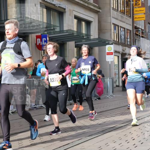05.10.2025 - 20. swb-Marathon Bremen Strokosch-Dieckow http://msf.ph/oto/9259249 05.10.2025 10:59:40 Ziel 7621, 9005, 9378, 9381, 9603, 9604, 9611, 9612, 9666, 9673, 10138, 10290, 10291, 10311, 10345, 10489, 10572, 10889, 11026, 11125, 11266, 11444, 11582, 11600, 11639, 11644, 11713, 7621, 9005, 9378, 9381, 9603, 9604, 9611, 9612, 9666, 9673, 10138, 10290, 10291, 10311, 10345, 10489, 10572, 10889, 11026, 11125, 11266, 11444, 11582, 11600, 11639, 11644 meine-sportfotos.de