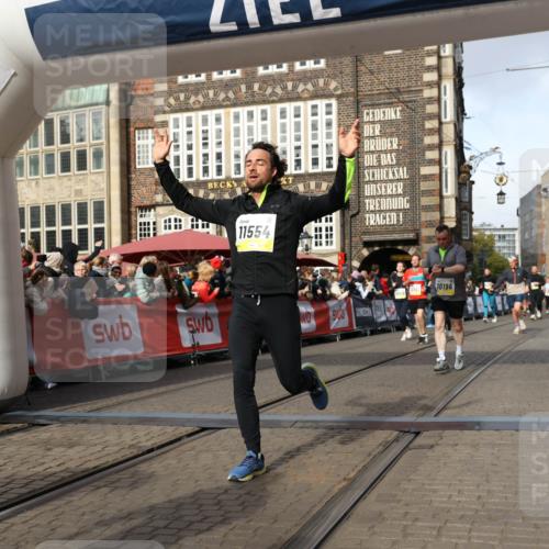 05.10.2025 - 20. swb-Marathon Bremen Yannick Fuchs http://msf.ph/oto/9259330 05.10.2025 10:56:25 Ziel 9258, 9855, 9968, 10191, 10196, 10424, 10992, 11364, 11366, 11554, 11630, 11741 meine-sportfotos.de