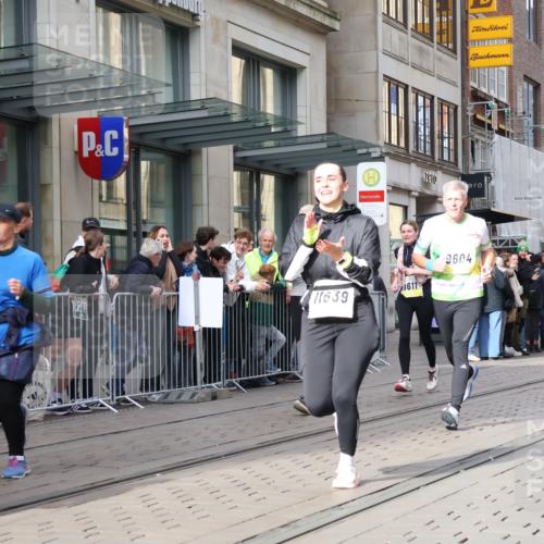 05.10.2025 - 20. swb-Marathon Bremen Strokosch-Dieckow http://msf.ph/oto/9259355 05.10.2025 10:59:45 Ziel 7177, 7621, 9005, 9381, 9495, 9603, 9604, 9611, 9612, 9666, 9672, 10138, 10290, 10291, 10311, 10345, 10489, 10572, 10889, 10919, 10985, 11026, 11050, 11125, 11266, 11444, 11600, 11639, 11644, 11713, 7177, 7621, 9005, 9381, 9495, 9603, 9604, 9611, 9612, 9666, 9672, 10138, 10290, 10291, 10311, 10345, 10489, 10572, 10889, 10919, 10985, 11026, 11050, 11125, 11266, 11444, 11600, 11639, 11644 meine-sportfotos.de