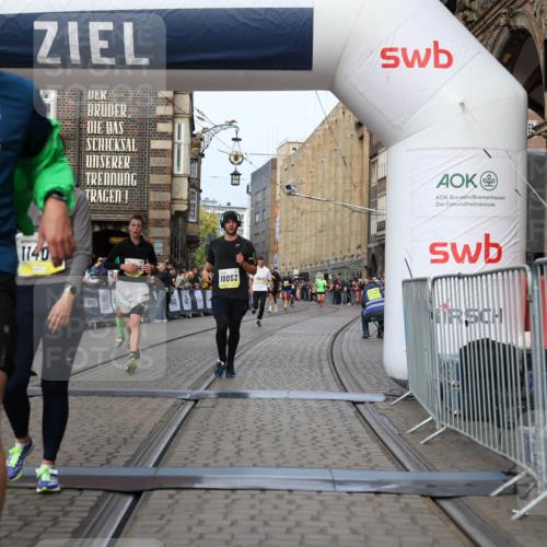 05.10.2025 - 20. swb-Marathon Bremen Yannick Fuchs http://msf.ph/oto/9259454 05.10.2025 10:47:51 Ziel 9377, 10062, 10073, 10382, 10601, 10676, 10947, 11244, 11330, 11409, 11708 meine-sportfotos.de