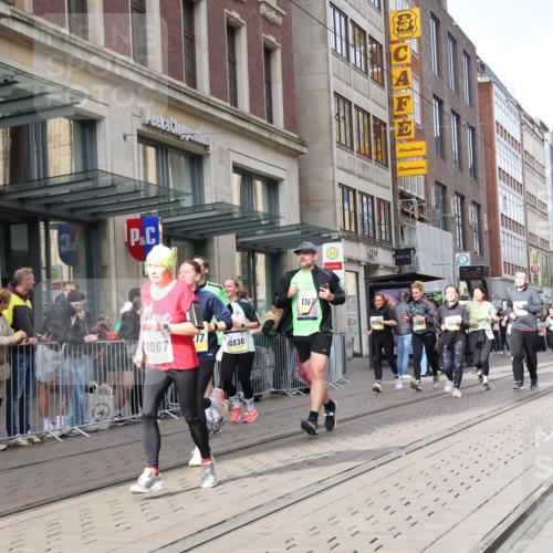 05.10.2025 - 20. swb-Marathon Bremen Strokosch-Dieckow http://msf.ph/oto/9259856 05.10.2025 11:00:08 Ziel 7178, 7215, 9173, 9177, 9271, 9272, 9495, 9531, 10063, 10067, 10071, 10079, 10217, 10406, 10492, 10504, 10518, 10794, 10930, 10985, 11003, 11063, 11071, 11162, 11255, 11263, 11424, 11511, 11534, 11595, 11610, 11619, 11699, 7178, 7215, 9173, 9177, 9271, 9272, 9495, 9531, 10063, 10067, 10071, 10079, 10217, 10406, 10492, 10504, 10518, 10794, 10930, 10985, 11003, 11063, 11071, 11162, 11255, 11263, 11424, 11511 meine-sportfotos.de