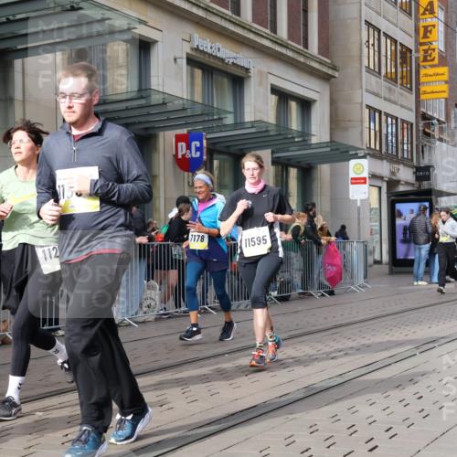 05.10.2025 - 20. swb-Marathon Bremen Strokosch-Dieckow http://msf.ph/oto/9259998 05.10.2025 11:00:13 Ziel 7178, 7215, 9173, 9177, 9271, 9272, 9531, 9858, 10063, 10067, 10071, 10079, 10217, 10504, 10518, 10794, 10872, 10901, 10930, 11003, 11034, 11071, 11162, 11255, 11424, 11511, 11534, 11595, 11610, 11619, 11699, 7178, 7215, 9173, 9177, 9271, 9272, 9531, 9858, 10063, 10067, 10071, 10079, 10217, 10504, 10518, 10794, 10872, 10901, 10930, 11003, 11034, 11071, 11162, 11255, 11424, 11511 meine-sportfotos.de