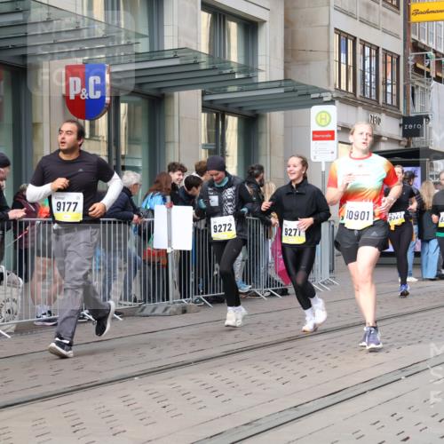 05.10.2025 - 20. swb-Marathon Bremen Strokosch-Dieckow http://msf.ph/oto/9260145 05.10.2025 11:00:21 Ziel 7178, 9177, 9271, 9272, 9327, 9389, 9531, 9827, 9858, 10063, 10071, 10079, 10182, 10518, 10571, 10690, 10872, 10901, 11003, 11034, 11071, 11155, 11162, 11255, 11511, 11534, 11595, 11610, 11619, 7178, 9177, 9271, 9272, 9327, 9389, 9531, 9827, 9858, 10063, 10071, 10079, 10182, 10518, 10571, 10690, 10872, 10901, 11003, 11034, 11071, 11155, 11162, 11255, 11511 meine-sportfotos.de