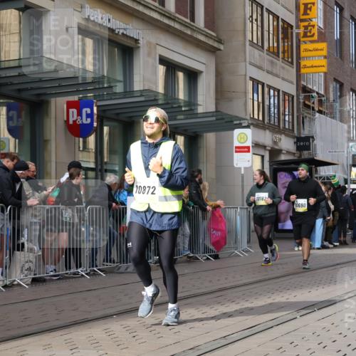 05.10.2025 - 20. swb-Marathon Bremen Strokosch-Dieckow http://msf.ph/oto/9260347 05.10.2025 11:00:30 Ziel 9208, 9272, 9327, 9389, 9600, 9827, 9858, 9954, 10182, 10228, 10258, 10359, 10518, 10571, 10690, 10872, 10901, 11034, 11155, 11162, 9208, 9272, 9327, 9389, 9600, 9827, 9858, 9954, 10182, 10228, 10258, 10359, 10518, 10571, 10690, 10872, 10901, 11034, 11155, 11162 meine-sportfotos.de