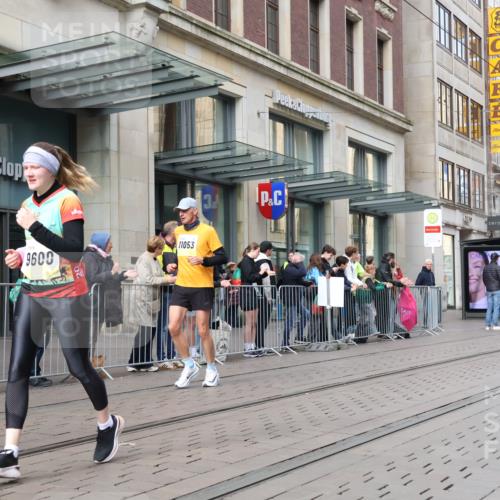 05.10.2025 - 20. swb-Marathon Bremen Strokosch-Dieckow http://msf.ph/oto/9260527 05.10.2025 11:00:41 Ziel 9182, 9208, 9305, 9443, 9600, 9880, 9954, 10228, 10258, 10359, 10477, 10630, 10914, 11053, 11155, 11337, 11338, 11524, 11597, 11719, 9182, 9208, 9305, 9443, 9600, 9880, 9954, 10228, 10258, 10359, 10477, 10630, 10914, 11053, 11155, 11337, 11338, 11524, 11597, 11719 meine-sportfotos.de