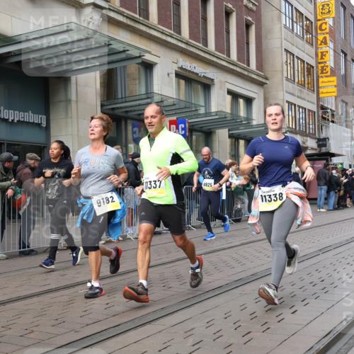 05.10.2025 - 20. swb-Marathon Bremen Strokosch-Dieckow http://msf.ph/oto/9260948 05.10.2025 11:00:59 Ziel 7908, 9182, 9286, 9371, 9443, 9613, 9880, 9925, 10157, 10336, 10477, 10544, 10762, 10914, 11194, 11337, 11338, 11524, 11597, 11633, 11680, 11688, 11719, 7908, 9182, 9286, 9371, 9443, 9613, 9880, 9925, 10157, 10336, 10477, 10544, 10762, 10914, 11194, 11337, 11338, 11524, 11597, 11633, 11680, 11688, 11719 meine-sportfotos.de