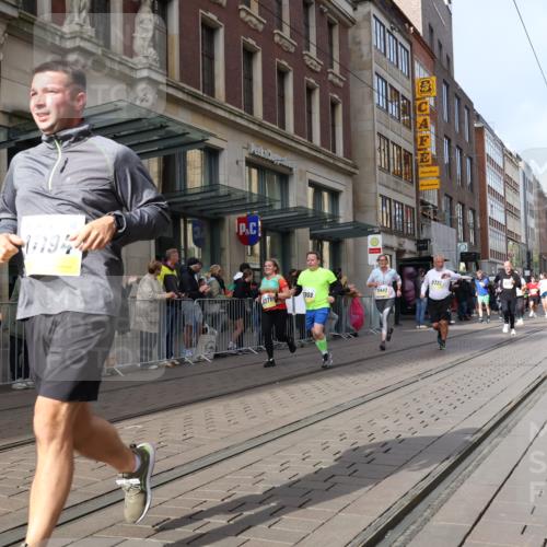 05.10.2025 - 20. swb-Marathon Bremen Strokosch-Dieckow http://msf.ph/oto/9261157 05.10.2025 11:01:11 Ziel 7908, 9269, 9278, 9286, 9294, 9322, 9371, 9432, 9782, 9925, 10026, 10030, 10056, 10157, 10324, 10336, 10370, 10562, 11194, 11223, 11463, 11493, 11633, 11688, 11732, 11733, 7908, 9269, 9278, 9286, 9294, 9322, 9371, 9432, 9782, 9925, 10026, 10030, 10056, 10157, 10324, 10336, 10370, 10562, 11194, 11223, 11463, 11493, 11633, 11688, 11732, 11733 meine-sportfotos.de