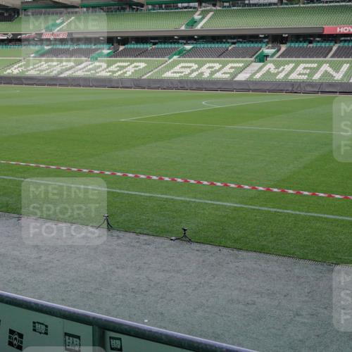 05.10.2025 - 20. swb-Marathon Bremen Michael Burmester http://msf.ph/oto/9261181 05.10.2025 10:59:38 Laufen im Stadion 9376, 10528, 11302 meine-sportfotos.de