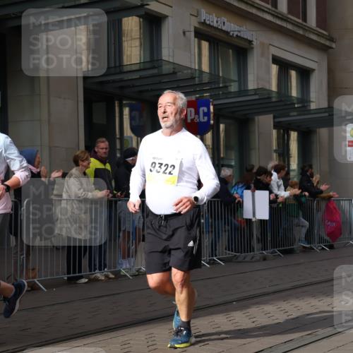 05.10.2025 - 20. swb-Marathon Bremen Strokosch-Dieckow http://msf.ph/oto/9261223 05.10.2025 11:01:14 Ziel 7908, 9189, 9269, 9278, 9286, 9294, 9322, 9371, 9432, 9782, 10004, 10026, 10030, 10056, 10157, 10324, 10336, 10370, 10562, 10903, 10904, 11194, 11223, 11463, 11493, 11633, 11732, 11733, 7908, 9189, 9269, 9278, 9286, 9294, 9322, 9371, 9432, 9782, 10004, 10026, 10030, 10056, 10157, 10324, 10336, 10370, 10562, 10903, 10904, 11194, 11223, 11463, 11493, 11633, 11732, 11733 meine-sportfotos.de