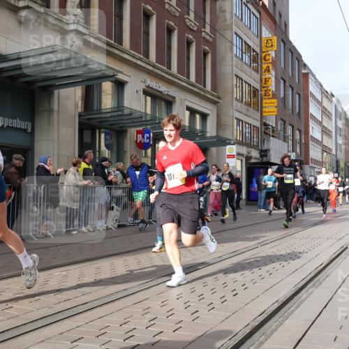 05.10.2025 - 20. swb-Marathon Bremen Strokosch-Dieckow http://msf.ph/oto/9261274 05.10.2025 11:01:17 Ziel 7908, 9189, 9269, 9278, 9286, 9294, 9322, 9371, 9432, 9782, 10004, 10026, 10030, 10056, 10157, 10324, 10336, 10370, 10562, 10903, 10904, 11194, 11223, 11463, 11493, 11633, 11732, 11733, 7908, 9189, 9269, 9278, 9286, 9294, 9322, 9371, 9432, 9782, 10004, 10026, 10030, 10056, 10157, 10324, 10336, 10370, 10562, 10903, 10904, 11194, 11223, 11463, 11493, 11633, 11732, 11733 meine-sportfotos.de