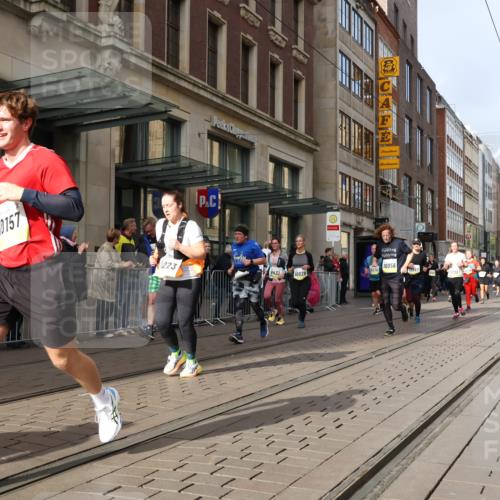05.10.2025 - 20. swb-Marathon Bremen Strokosch-Dieckow http://msf.ph/oto/9261285 05.10.2025 11:01:18 Ziel 7908, 9189, 9237, 9269, 9278, 9286, 9294, 9322, 9371, 9432, 9782, 10004, 10026, 10030, 10056, 10157, 10324, 10336, 10370, 10562, 10903, 10904, 11194, 11223, 11463, 11493, 11633, 11732, 11733, 7908, 9189, 9237, 9269, 9278, 9286, 9294, 9322, 9371, 9432, 9782, 10004, 10026, 10030, 10056, 10157, 10324, 10336, 10370, 10562, 10903, 10904, 11194, 11223, 11463, 11493, 11633, 11732, 11733 meine-sportfotos.de