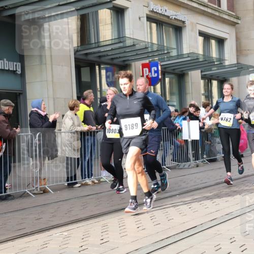 05.10.2025 - 20. swb-Marathon Bremen Strokosch-Dieckow http://msf.ph/oto/9261416 05.10.2025 11:01:25 Ziel 9189, 9237, 9269, 9278, 9294, 9322, 9365, 9432, 9655, 9782, 10004, 10026, 10030, 10056, 10324, 10370, 10558, 10562, 10837, 10903, 10904, 11223, 11415, 11463, 11493, 11647, 11732, 11733, 9189, 9237, 9269, 9278, 9294, 9322, 9365, 9432, 9655, 9782, 10004, 10026, 10030, 10056, 10324, 10370, 10558, 10562, 10837, 10903, 10904, 11223, 11415, 11463, 11493, 11647, 11732, 11733 meine-sportfotos.de