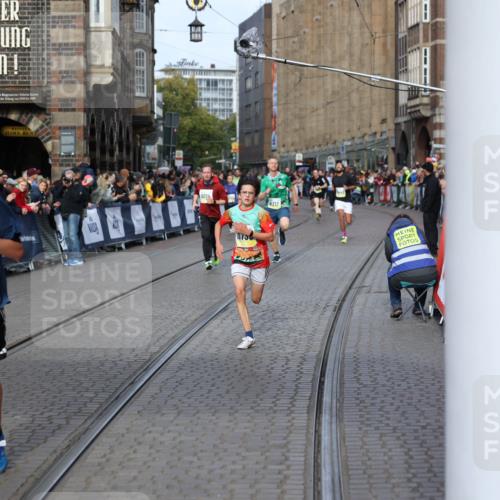 05.10.2025 - 20. swb-Marathon Bremen Yannick Fuchs http://msf.ph/oto/9261564 05.10.2025 10:49:07 Ziel 9216, 9255, 9317, 9583, 10733, 10877, 10973, 11248 meine-sportfotos.de