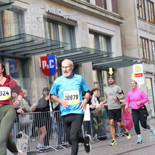 05.10.2025 - 20. swb-Marathon Bremen Strokosch-Dieckow http://msf.ph/oto/9261675 05.10.2025 11:01:45 Ziel 9324, 9363, 9365, 9426, 9536, 9655, 9686, 10130, 10301, 10508, 10558, 10837, 10855, 10879, 10887, 10944, 11014, 11340, 11415, 11454, 11459, 11646, 11647, 9324, 9363, 9365, 9426, 9536, 9655, 9686, 10130, 10301, 10508, 10558, 10837, 10855, 10879, 10887, 10944, 11014, 11340, 11415, 11454, 11459, 11646, 11647 meine-sportfotos.de