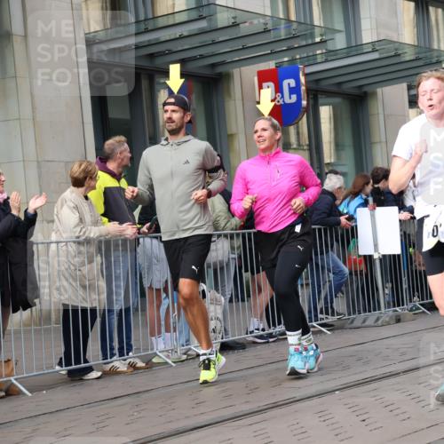 05.10.2025 - 20. swb-Marathon Bremen Strokosch-Dieckow http://msf.ph/oto/9261724 05.10.2025 11:01:47 Ziel 9324, 9363, 9365, 9426, 9536, 9686, 9748, 10130, 10301, 10508, 10558, 10837, 10855, 10879, 10887, 10944, 11014, 11340, 11415, 11454, 11459, 11646, 9324, 9363, 9365, 9426, 9536, 9686, 9748, 10130, 10301, 10508, 10558, 10837, 10855, 10879, 10887, 10944, 11014, 11340, 11415, 11454, 11459, 11646 meine-sportfotos.de