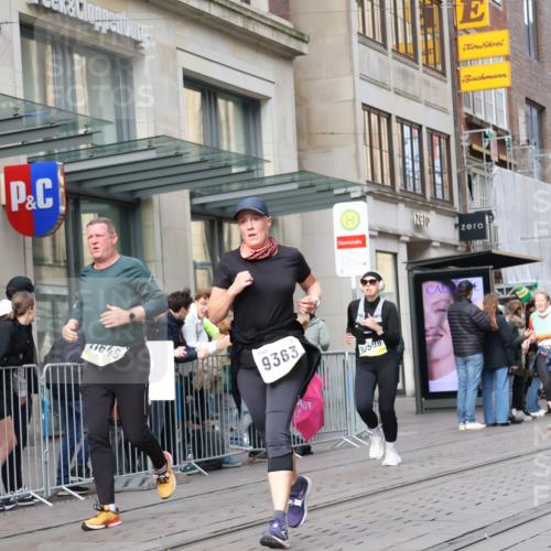 05.10.2025 - 20. swb-Marathon Bremen Strokosch-Dieckow http://msf.ph/oto/9261806 05.10.2025 11:01:51 Ziel 9324, 9363, 9426, 9536, 9686, 9748, 10093, 10130, 10194, 10301, 10508, 10821, 10829, 10855, 10879, 10887, 10944, 10982, 10983, 11014, 11340, 11386, 11454, 11459, 11646, 9324, 9363, 9426, 9536, 9686, 9748, 10093, 10130, 10194, 10301, 10508, 10821, 10829, 10855, 10879, 10887, 10944, 10982, 10983, 11014, 11340, 11386, 11454, 11459, 11646 meine-sportfotos.de