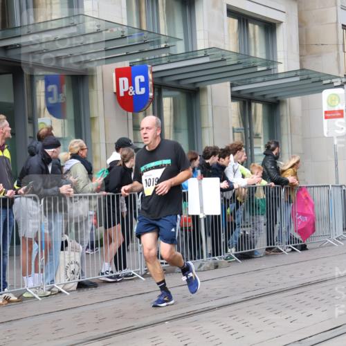 05.10.2025 - 20. swb-Marathon Bremen Strokosch-Dieckow http://msf.ph/oto/9261854 05.10.2025 11:01:58 Ziel 9363, 9426, 9686, 9707, 9748, 9802, 9839, 10093, 10130, 10194, 10301, 10508, 10615, 10821, 10829, 10982, 10983, 11014, 11340, 11386, 11454, 11459, 11537, 11538, 11646, 9363, 9426, 9686, 9707, 9748, 9802, 9839, 10093, 10130, 10194, 10301, 10508, 10615, 10821, 10829, 10982, 10983, 11014, 11340, 11386, 11454, 11459, 11537, 11646 meine-sportfotos.de