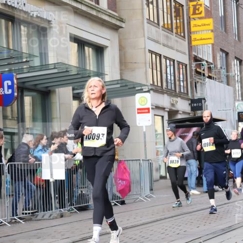 05.10.2025 - 20. swb-Marathon Bremen Strokosch-Dieckow http://msf.ph/oto/9261932 05.10.2025 11:02:03 Ziel 9363, 9468, 9647, 9707, 9748, 9802, 9839, 10033, 10093, 10130, 10194, 10595, 10598, 10615, 10821, 10829, 10982, 10983, 11110, 11160, 11340, 11386, 11454, 11537, 11538, 11646, 11711, 9363, 9468, 9647, 9707, 9748, 9802, 9839, 10033, 10093, 10130, 10194, 10595, 10598, 10615, 10821, 10829, 10982, 10983, 11110, 11160, 11340, 11386, 11454, 11537, 11646 meine-sportfotos.de