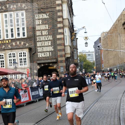05.10.2025 - 20. swb-Marathon Bremen Yannick Fuchs http://msf.ph/oto/9261979 05.10.2025 10:49:17 Ziel 7202, 9014, 9317, 9457, 9556, 10016, 10221, 10449, 11673, 11695 meine-sportfotos.de