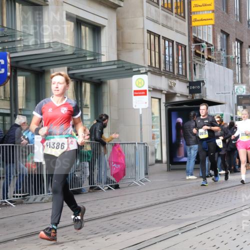 05.10.2025 - 20. swb-Marathon Bremen Strokosch-Dieckow http://msf.ph/oto/9262015 05.10.2025 11:02:07 Ziel 9468, 9647, 9707, 9748, 9802, 9839, 10033, 10093, 10130, 10194, 10595, 10598, 10615, 10821, 10825, 10826, 10829, 10982, 10983, 11110, 11160, 11340, 11386, 11537, 11538, 11646, 11711, 9468, 9647, 9707, 9748, 9802, 9839, 10033, 10093, 10130, 10194, 10595, 10598, 10615, 10821, 10825, 10826, 10829, 10982, 10983, 11110, 11160, 11340, 11386, 11537, 11646 meine-sportfotos.de