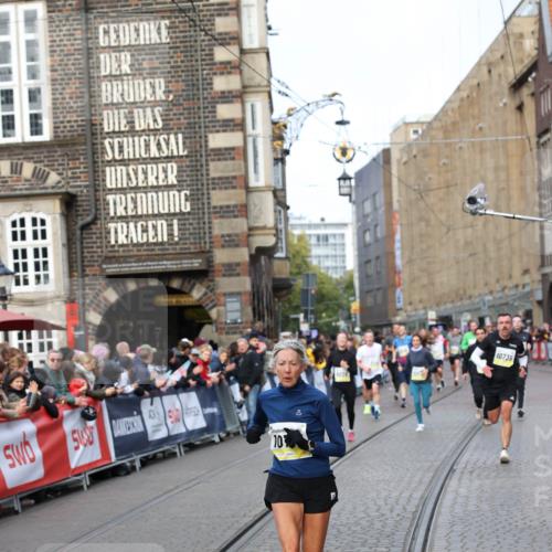05.10.2025 - 20. swb-Marathon Bremen Yannick Fuchs http://msf.ph/oto/9262105 05.10.2025 10:49:25 Ziel 9333, 9457, 10016, 10221, 10715, 10735, 11057, 11598 meine-sportfotos.de