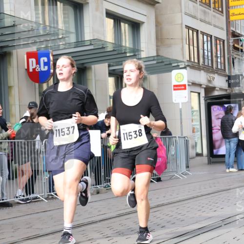 05.10.2025 - 20. swb-Marathon Bremen Strokosch-Dieckow http://msf.ph/oto/9262118 05.10.2025 11:02:16 Ziel 9331, 9360, 9468, 9516, 9647, 9707, 9802, 9839, 9841, 10033, 10093, 10129, 10510, 10530, 10595, 10598, 10615, 10803, 10804, 10825, 10826, 10982, 10983, 11024, 11110, 11160, 11193, 11537, 11538, 11711, 9331, 9360, 9468, 9516, 9647, 9707, 9802, 9839, 9841, 10033, 10093, 10129, 10510, 10530, 10595, 10598, 10615, 10803, 10804, 10825, 10826, 10982, 10983, 11024, 11110, 11160, 11193, 11537 meine-sportfotos.de