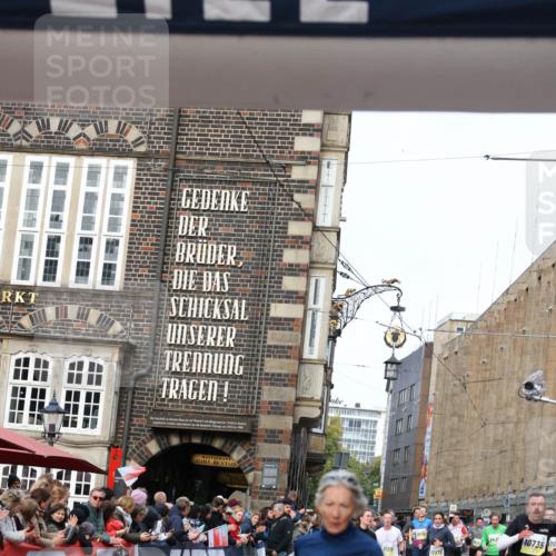 05.10.2025 - 20. swb-Marathon Bremen Yannick Fuchs http://msf.ph/oto/9262124 05.10.2025 10:49:25 Ziel 9333, 9457, 10016, 10221, 10715, 10735, 11057, 11598 meine-sportfotos.de