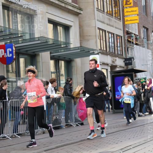 05.10.2025 - 20. swb-Marathon Bremen Strokosch-Dieckow http://msf.ph/oto/9262438 05.10.2025 11:02:36 Ziel 9229, 9300, 9331, 9360, 9516, 9593, 9644, 9661, 9662, 9846, 9893, 10129, 10167, 10185, 10207, 10530, 10656, 10734, 10777, 10803, 10804, 10876, 10940, 11087, 11193, 11312, 11376, 11504, 11576, 11667, 11668, 11682, 11735, 9229, 9300, 9331, 9360, 9516, 9593, 9644, 9661, 9662, 9846, 9893, 10129, 10167, 10185, 10207, 10530, 10656, 10734, 10777, 10803, 10804, 10876, 10940, 11087, 11193, 11312, 11376, 11504, 11682, 11735 meine-sportfotos.de