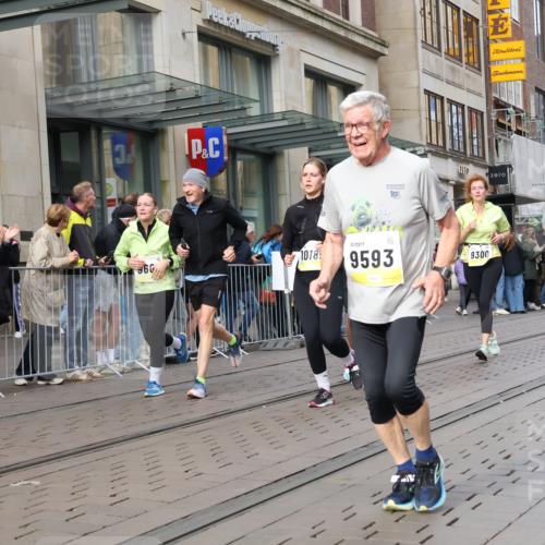 05.10.2025 - 20. swb-Marathon Bremen Strokosch-Dieckow http://msf.ph/oto/9262510 05.10.2025 11:02:45 Ziel 9229, 9300, 9325, 9593, 9644, 9661, 9662, 9846, 9893, 10167, 10185, 10471, 10656, 10777, 10876, 10926, 10996, 11087, 11312, 11376, 11390, 11504, 11667, 11668, 11682, 11735, 9229, 9300, 9325, 9593, 9644, 9661, 9662, 9846, 9893, 10167, 10185, 10471, 10656, 10777, 10876, 10926, 10996, 11087, 11312, 11376, 11390, 11504, 11682, 11735 meine-sportfotos.de
