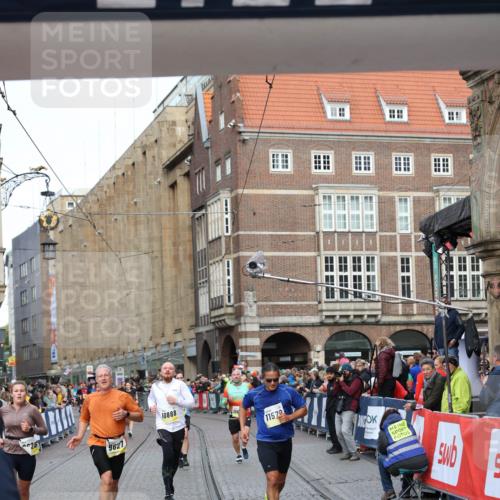 05.10.2025 - 20. swb-Marathon Bremen Yannick Fuchs http://msf.ph/oto/9262574 05.10.2025 10:49:37 Ziel 9233, 9435, 9555, 9626, 9627, 10118, 10381, 10519, 10673, 10888, 11319, 11487, 11579, 11672 meine-sportfotos.de