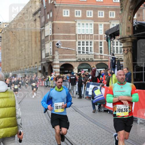05.10.2025 - 20. swb-Marathon Bremen Yannick Fuchs http://msf.ph/oto/9262672 05.10.2025 10:49:42 Ziel 9626, 9627, 10381, 10636, 10712, 10888, 11579 meine-sportfotos.de