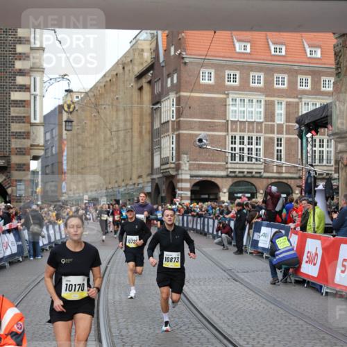 05.10.2025 - 20. swb-Marathon Bremen Yannick Fuchs http://msf.ph/oto/9262739 05.10.2025 10:49:46 Ziel 9626, 9627, 10170, 10636, 10712, 10726, 10873, 10888, 11579, 11692 meine-sportfotos.de