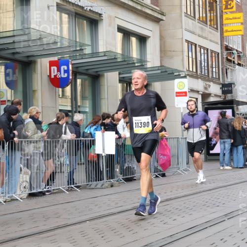 05.10.2025 - 20. swb-Marathon Bremen Strokosch-Dieckow http://msf.ph/oto/9262762 05.10.2025 11:02:56 Ziel 7776, 9224, 9225, 9229, 9246, 9300, 9308, 9325, 9593, 9661, 9662, 10142, 10185, 10405, 10446, 10471, 10926, 10963, 10995, 10996, 11103, 11124, 11150, 11236, 11376, 11390, 11467, 11502, 11508, 11509, 11682, 7776, 9224, 9225, 9229, 9246, 9300, 9308, 9325, 9593, 9661, 9662, 10142, 10185, 10405, 10446, 10471, 10926, 10963, 10995, 10996, 11103, 11124, 11150, 11236, 11376, 11390, 11467, 11502, 11508, 11509, 11682 meine-sportfotos.de
